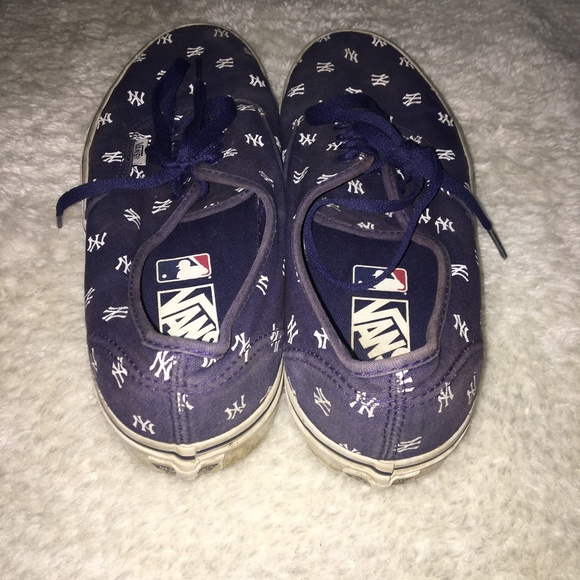 Mens New York Yankees Vans - Picture 8 of 8
